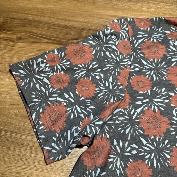 Travis Mathew Mens XL Scenic Pass Polo Shirt Floral Heater Series Casual Stretch - Picture 3 of 11